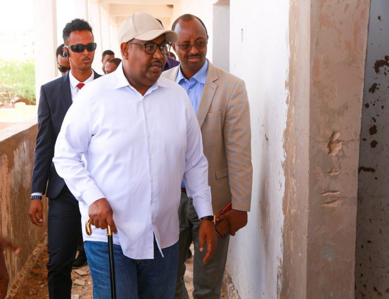 Madaxweynaha Dowladda Goboleedka Puntland oo kormeeray Dhismooyin laga hirgeliyey Gaalkacyo “Sawirro”