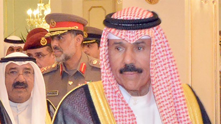 Sheekh Nawaaf Al-Axmed oo loo dhaariyay Amiirnimada Kuwait.