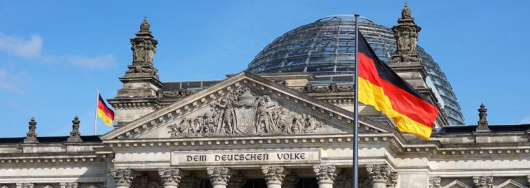 Germany oo qorsheynaya in uu magan galiyo qaxooti ku sugan Greece.