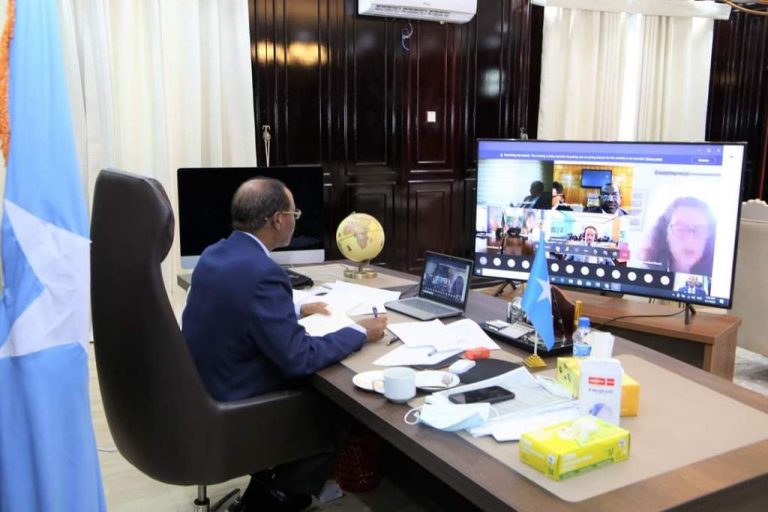 Sii hayaha Wasiirka Maaliyadda oo kulan Internet-ka ah la yeeshay Madaxda jaamacadda carabta.