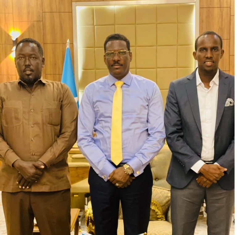 Madaxweynaha Galmudug oo qaabilay Mas’uuliyiinta Maamulka cusub ee Gaalkacyo.