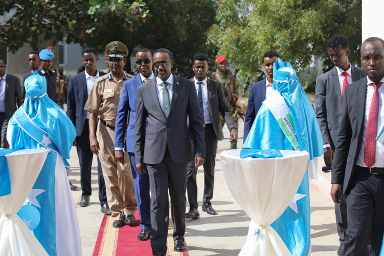Ra’iisul Wasaare Rooble “Shacabka Muqdisho ma astaahilaan culeyskii ay kala kulmeen muddadii ay waddooyinku xirnaayeen”