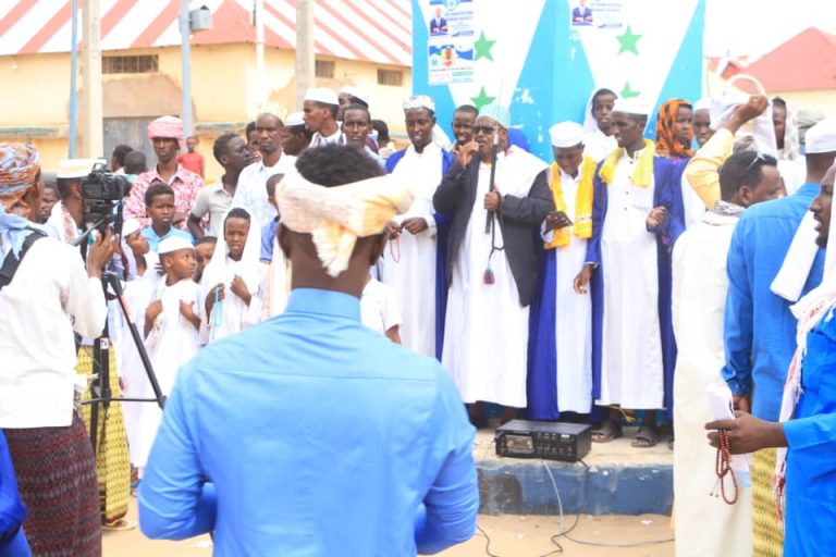 Dibad-bax ka dhan ah aflagaadadii hoggaamiyaha Faransiiska uu u geystay nabi Muxammad (NNKH) oo ka dhacay Gaalkacyo.