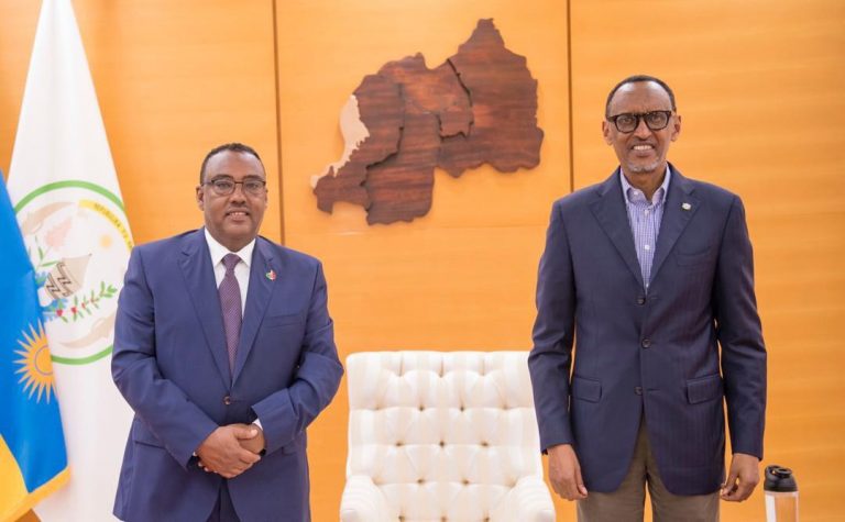 Ra’iisul wasaare xigeenka Itoobiyo oo maalmihii u dambeeyay safar Gobolka ah ku jira ayaa la kulmay Madaweynaha Rwanda.