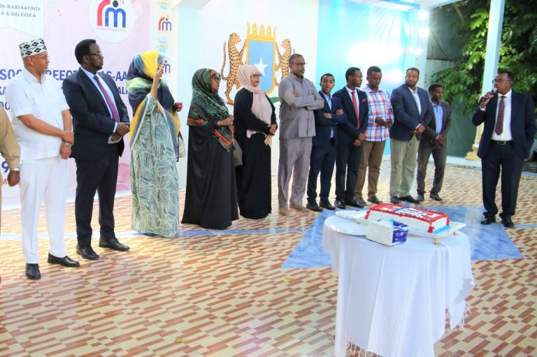 (DAAWO) SAWIRRO: Dabaal dega Sanad guurada 69-aad ee ka soo wareegatay aas aaska Radio Muqdisho.