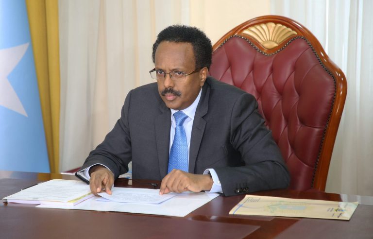 Madaxweyne Farmaajo oo Isbedel ku sameeyay Maamulka Gobolka Banaadir.