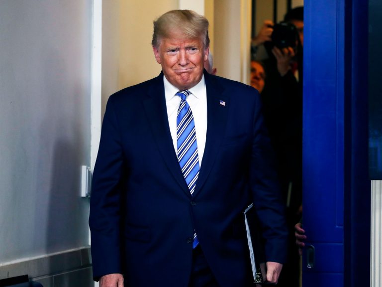 Donald Trump uu Shardi ku xiray  inuu ogolaadu in looga guulaystay  doorashadi Maraykanka.