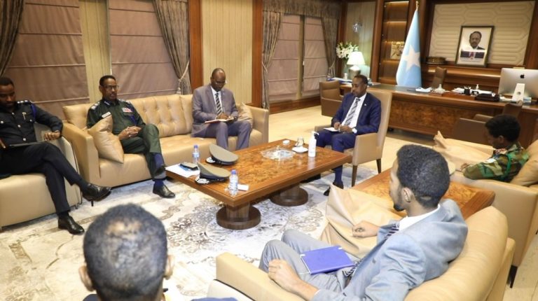 Ra’iisul wasaaraha JFS Maxamed Xuseen Rooble oo kulan Deg deg ah isugu yeeray Laamaha Amniga Dalka+(SAWIRRO).