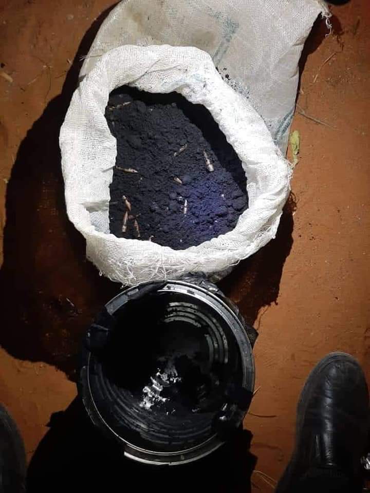 Ciidanka Nabad sugida ee Magaalada Dhuuso-mareeb oo gacanta ku dhigay dhagar-qabe ka tirsan Al-shabaab oo Walxa Qarxa Sida+(SAWIRRO).