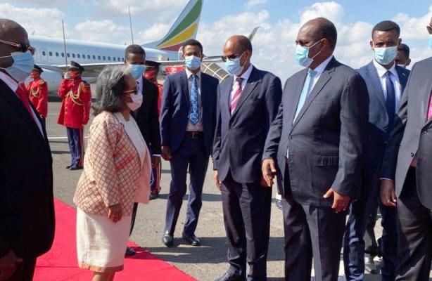 Madaxweynaha Itoobiya oo Maanta lagu soo dhaweeyay Dalka Jabuuti+(SAWIRRO).