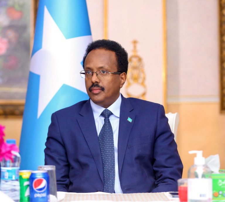 Madaxweyne Farmaajo oo xalay casho sharaf u sameeyay guddoonka baarlamaanka Galmudug+(SAWIRRO).