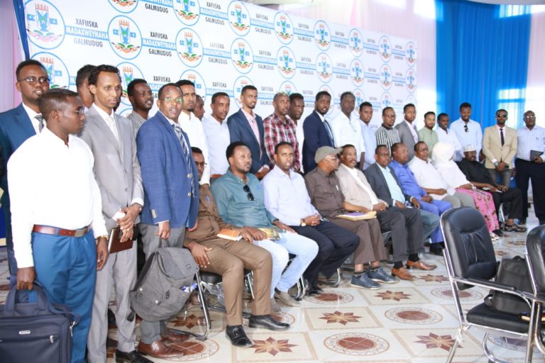 Wasiirka Maaliyadda Galmudug oo tababar u soo xiray howl wadeenno kala duwan+(SAWIRRO).