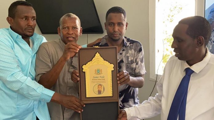 Qurbo-joog soomaaliyeed oo lagu abaal mariyay  taakuleyn ay u sameeyeen  qoyasas dan-yar ah.