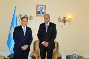 Wafdi ka socda Masar oo muqdisho kula kulmay wasiirka arimaha dibada.