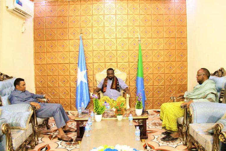 Madaxweyne ku xigeenka Hirshabeelle oo kulan la qaatay Guddoomiyaha Baarlamaanka Maamulkaas.