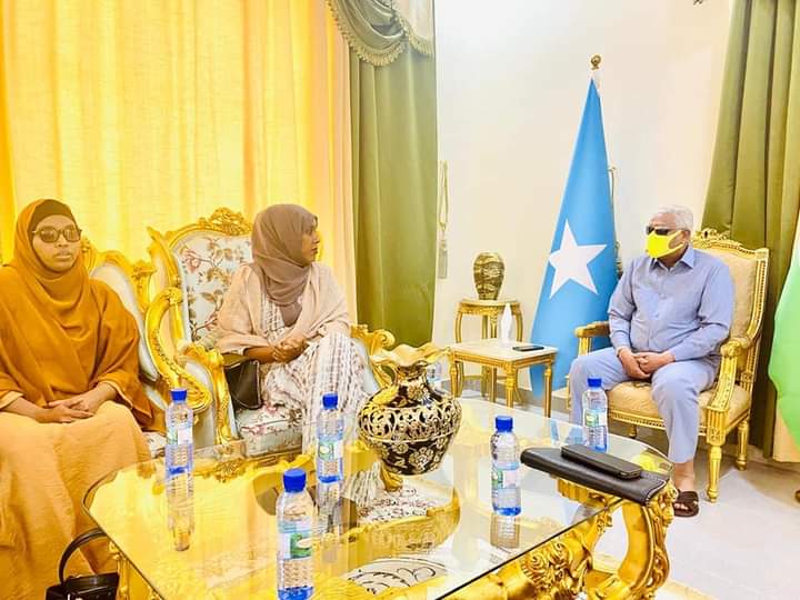 Madaxweyne Ku Xigeenka Puntland oo Qaabiley Wefdiga Wasiirka Haweenka+(SAWIRRO).