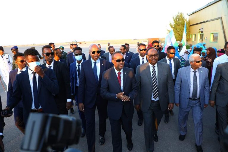 Ra”iisul Wasaaraha XFS oo lagu soo dhaweeyey Magaalada Garoowe+(SAWIRRO).