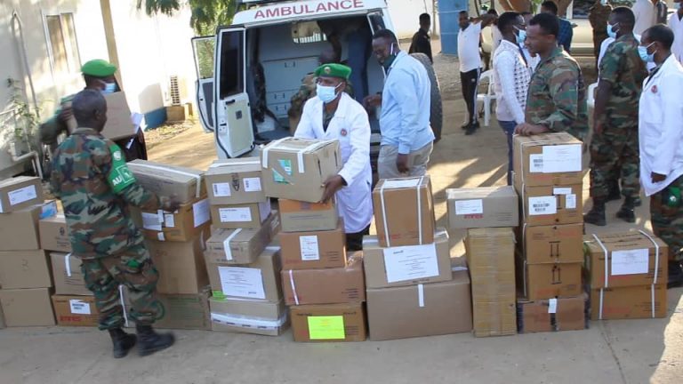 Wasaaradda Caafimaadka Koofur Galbeed oo agab looga hortago COVID-19 kala wareegtay AMISOM+(SAWIRRO).