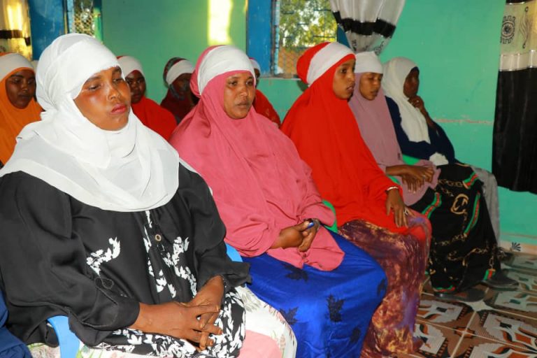Haweenka degmada Dhuusamareeb oo baaq u diray waxgaradka gobolka Galgaduud+(SAWIRRO).
