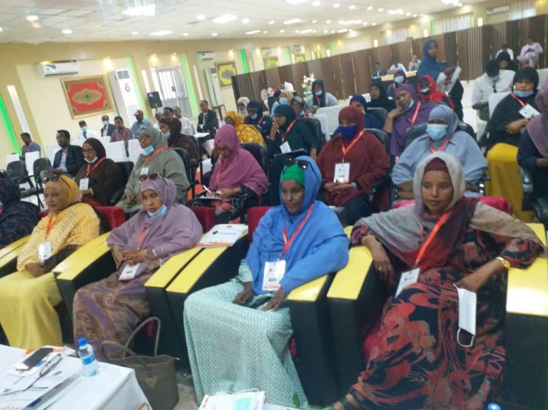 Wasaaradda arrimaha gudaha XFS oo Muqdisho ka furtay shirka wadatashiga doorka haweenka+(SAWIRRO).