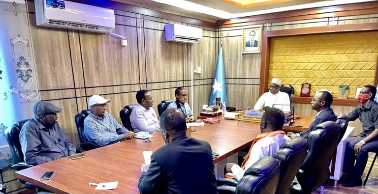 Wasiir Duraan Faarax oo kala hadlay guddiga Diyaaradaha xayiraadda duulimaad ee Kenya