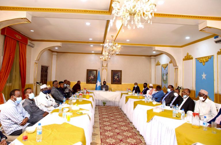Madaxweyne Farmaajo oo kulan afur ah la qaatay Ganacsatada Soomaaliyeed “SAWIRRO”