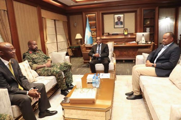 Ra’iisul Wasaare Rooble oo kulan la qaatay taliyaha ciidammada lugta Uganda “SAWIRRO”