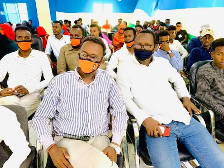 Senator Cabdisamad Yuusuf Maxamed oo kulan la qaatay dhalinyarada Gobolka Bari