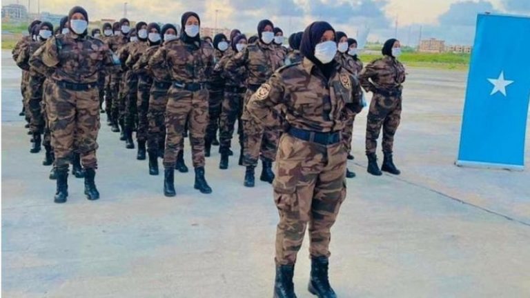 Gabdhihii ugu horeeyey oo Haramcad ah oo tababar ku soo dhameystay Turkiga