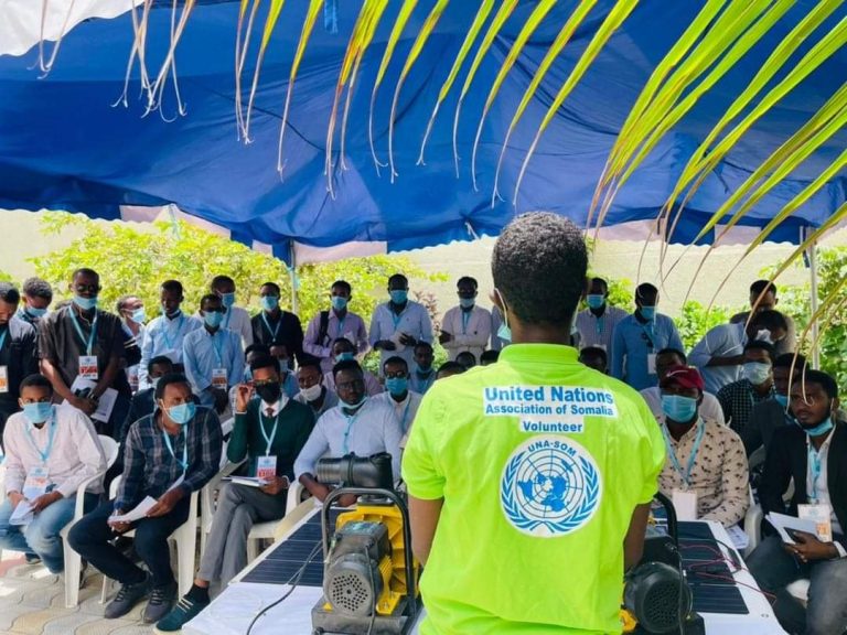 Jaamacadda Accord iyo hey’adda UNASOM oo Arday u soo gabagabeeyey tababar lagu baranayey  isbadalka Cimilada