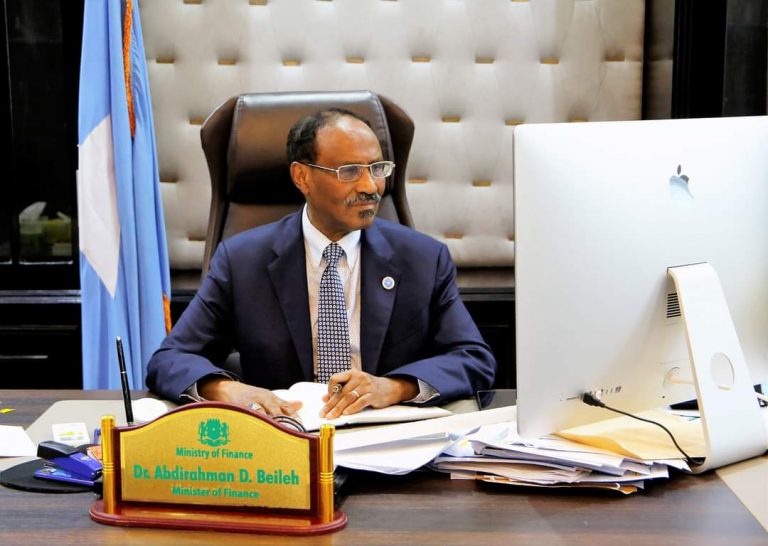 Wasiirka Maaliyadda oo aaladda fogaan aragga uga qeybgalay shirka Wasiirada Maaliyadda Afrika