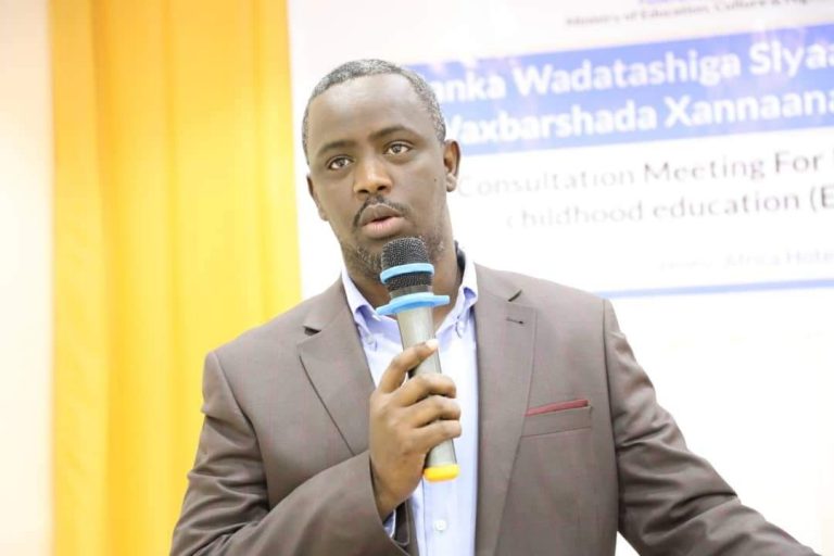 Agaasimaha guud ee Waxbarashada oo daah-furay Kulanka wadatashiga Siyaasada Waxbarashada Carruurta