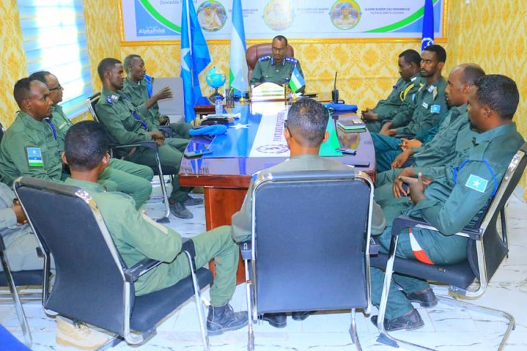 SAWIRRO:Taliyaha Qaybta Booliska Gobolka Nugaal oo laamaha Amniga ugu  Baaqay Adkeynta Amnig Magaalada garoowe.