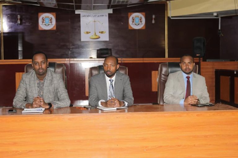 SAWIRRO:Gudoomiyaha Maxkamada sare oo maanta kulan  la yeeshay hawl wadeenada Maxkamaddaha racfaanka Iyo gobolka Banaadir.