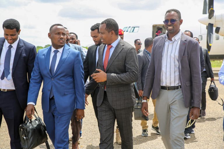 SAWIRRO:Wafdi uu Hogaaminayey Agaasimaha Guud ee Madaxtooyada Qaranka oo Haatan Gaaray  Magaalada Baydhabo.