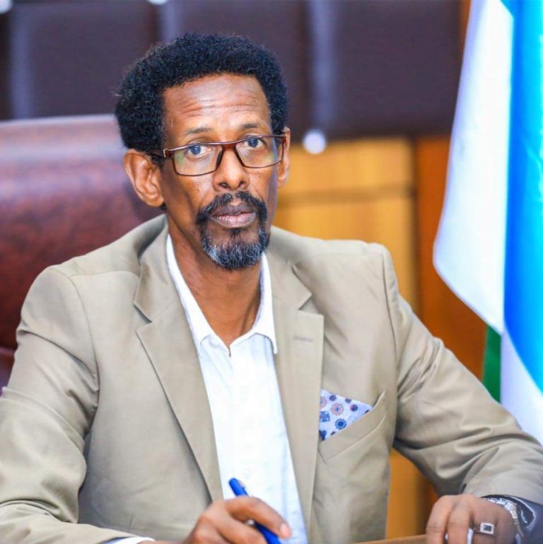 DHAGEYSO:Madaxweyne ku xigeenka jubbland oo sheegay in qorshe u hayaan dib u heshiisiinta bulshada iyo siyaasiyiinta gobolka Gedo oo muddo qilaaf uu ka taagnaa iyaga maamulka Jubbaland.