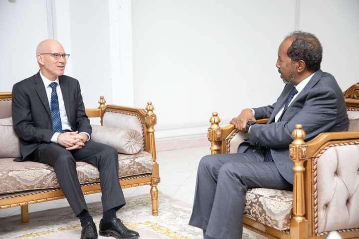 Madaxweynaha JFS Xasan Sheekh Maxamuud oo la kulmay maanta Ambassador James Swan.