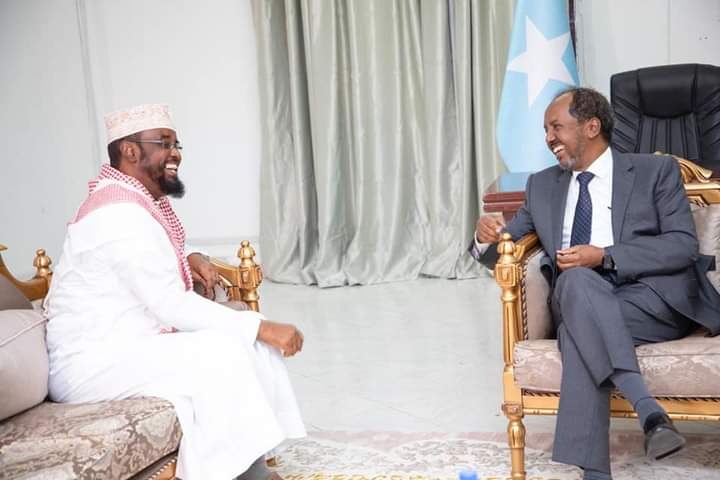 Madaxweyne Hassan sheikh Maxamuud oo la kulmay madaxweynaha Jubbaland.