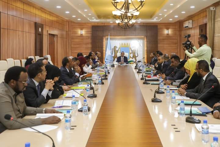 SAWIRO:Golaha wasiirrada Soomaaliya oo ansixiyey Dhowr sharci.