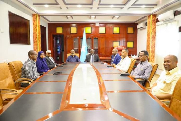 Guddoomiyeyaasha labada Aqal oo kulan la qaatay Guddigii doorashada Madaxweynaha