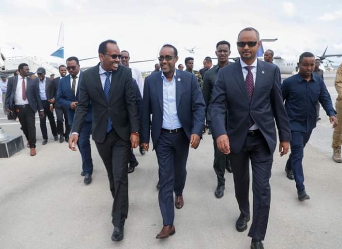 Ra’iisul wasaare Rooble oo dalka dib ugu soo laabtay