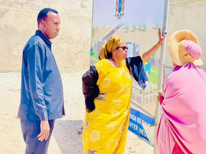 Wasiiradda Wasaaradda Gargaarka iyo Maareynta musiibooyinka oo maanta Kormeeray dhismaha cusub ee Xarunta Qaran ee Gurmadka Deg Dega.