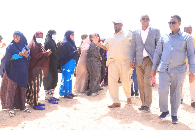 SAWIRRO:Guddoomiyaha cusub ee loo magacaabay gobolka Galgaduud oo maanta gaaray Dhuusamareeb.