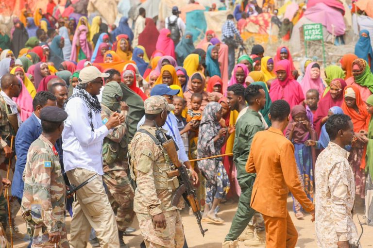 Ergayga gaarka ah ee Madaxweynaha u qaabilsan arrimaha Gurmadka Abaaraha oo gaaray Degmada Buulo Burde+”SAWIRO”