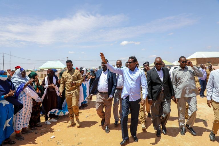 SAWIRRO:Madaxweyne Qoor-Qoor oo Magaalada Cadaado u gaaray dhisida Golle Deegaan oo Magaaladas yeelato.