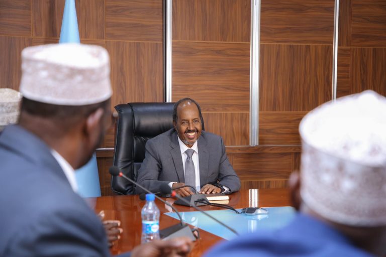 Madaxweynaha JFS oo  ganacsato Soomaliyeed oo ka soctay dalka Kenya kala hadlay kaalintooda ku aaddan gurmadka abaaraha Dalka.