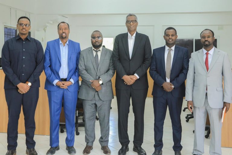 Ergayga gaarka ah ee arrimaha bini’aadannimada iyo gargaarka oo kulan la qaatay wasiirada gargaarka iyo maamul goboleedyada.