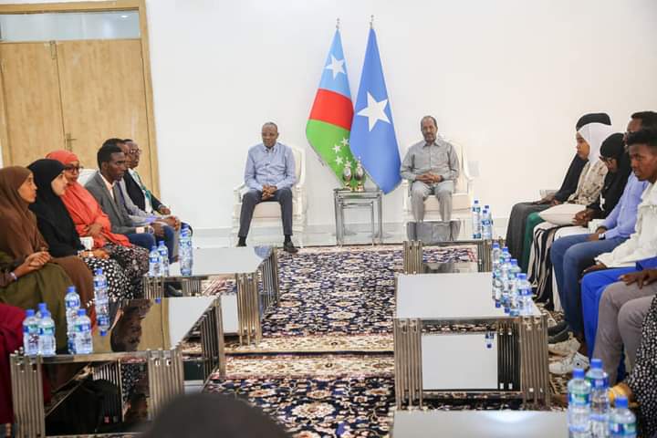 Madaxweyne Hassan sheikh Maxamuud  oo kulan la qaatay Dhalinyarada ku nool Magaalada Baydhabo.