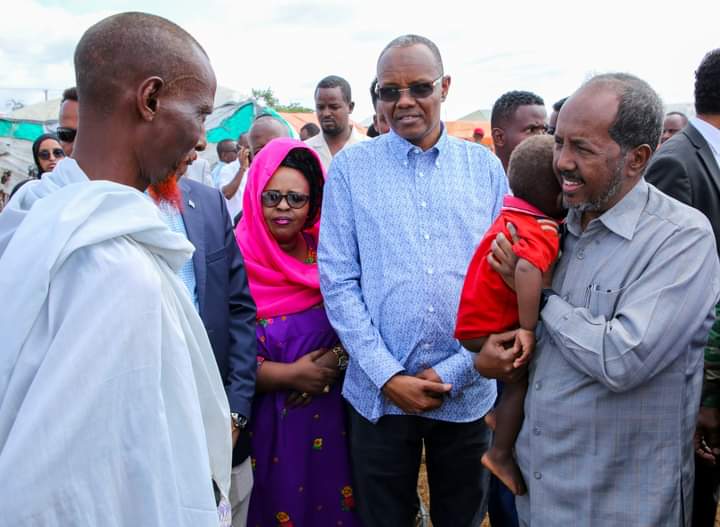 MADAXWEYNE XASAN SHEEKH OO MAR KALE KU BAAQAY IN GURMAD DEGDEG AH LALA GAARO DADKA AY ABAARUHU SAAMEEYEEN.