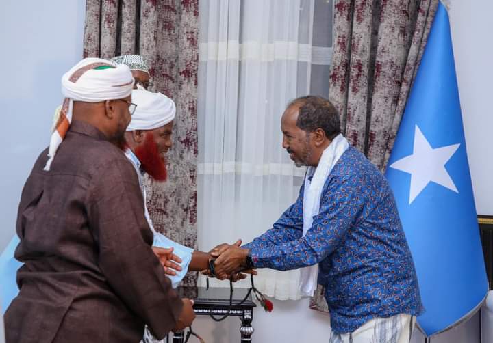 Madaxweyne Hassan sheikh Maxamuud oo kulan Baydhabo kula qaatay qaybaha kala duwan ee bulshada Koonfur Galbeed.
